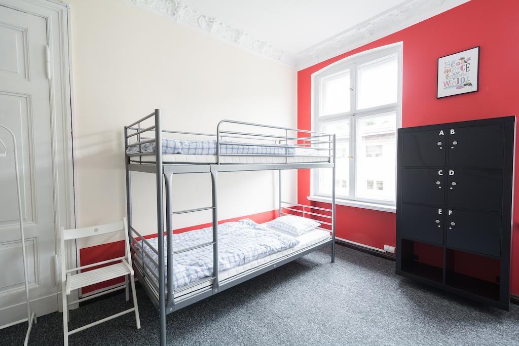 Hostel Awangarda Poznan Room photo
