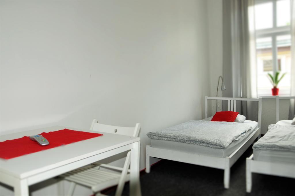 Hostel Awangarda Poznan Exterior photo